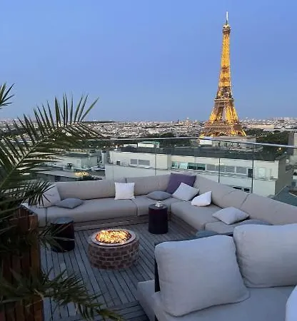 Trocadero Eiffel Tower * Paříž