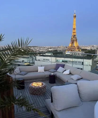 Trocadero Eiffel Tower * باريس