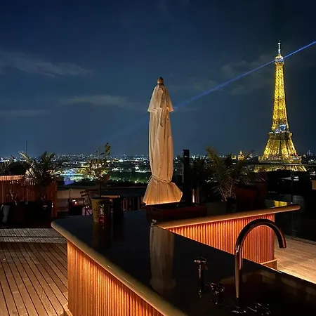 Trocadero Eiffel Tower *